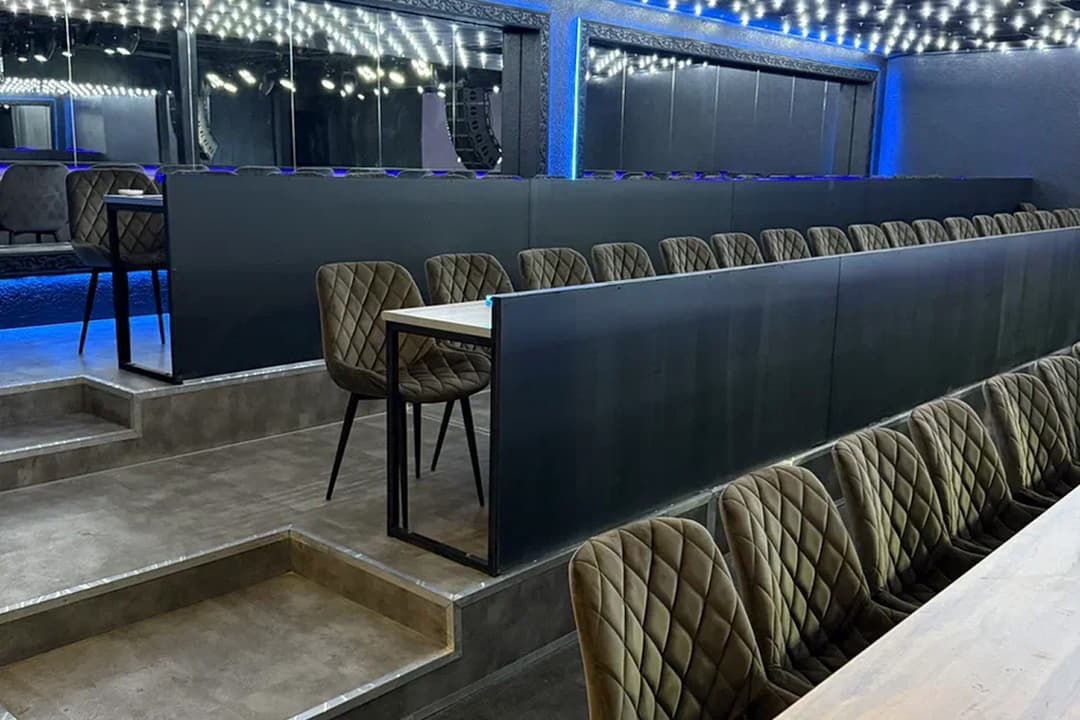 svoboda place 010
