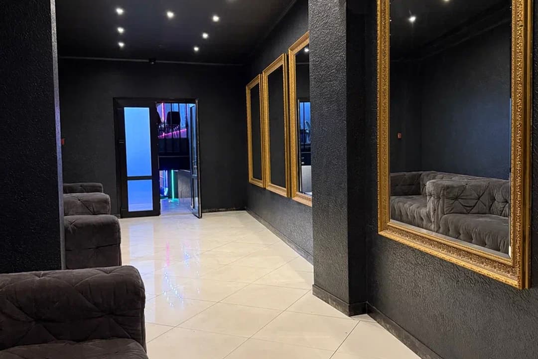 svoboda place 02